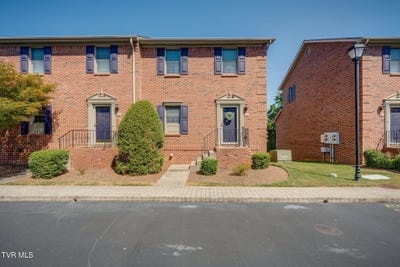 /international/us/42-oak-leaf-circle-johnson-city-tn-110110046678/