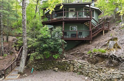 /international/us/109-beechwood-lane-beech-mountain-nc-110099504347/