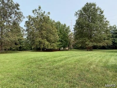 /international/us/100-bristol-park-lane-edwardsville-il-110103226121/