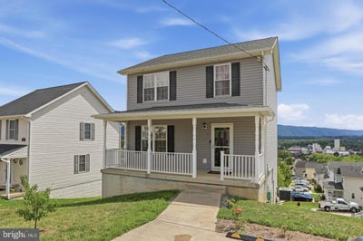 /international/us/508-thompson-street-strasburg-va-110120645591/
