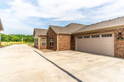 /international/us/182-garden-gate-drive-berea-ky-110108473175/