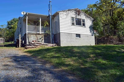 /international/us/197-waldrop-rd-swoope-va-110120554063/