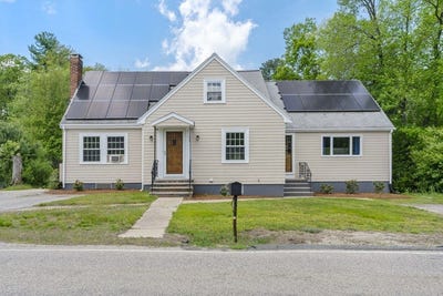 /international/us/238-lake-st-bellingham-ma-110108343594/