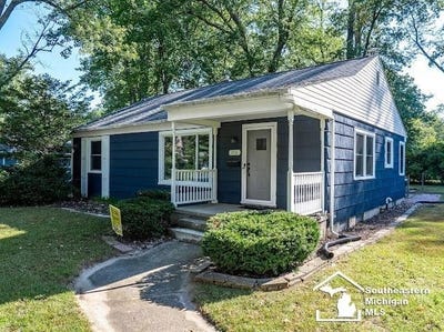 /international/us/1516-riverview-avenue-monroe-mi-110120055935/