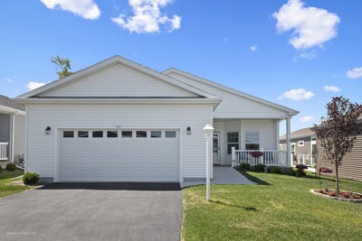 /international/us/167-hialeah-lane-grayslake-il-110108535942/