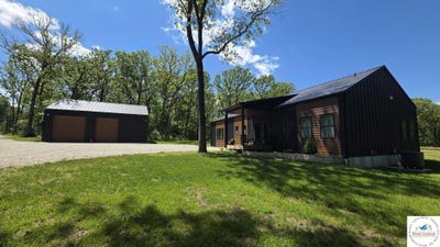 /international/us/31717-whiteman-road-mora-mo-110104478418/