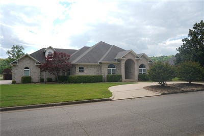 /international/us/2303-w-7th-street-russellville-ar-110107940443/