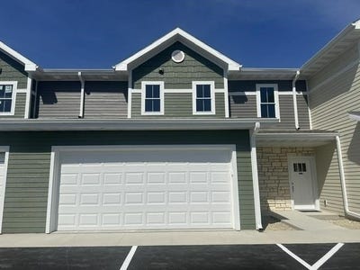/international/us/200-settler-drive-jefferson-wi-110108828173/