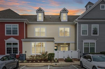 /international/us/107-promenade-lane-williamsburg-va-110120621843/