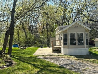 /international/us/506-sunset-circle-edgerton-wi-110105778306/