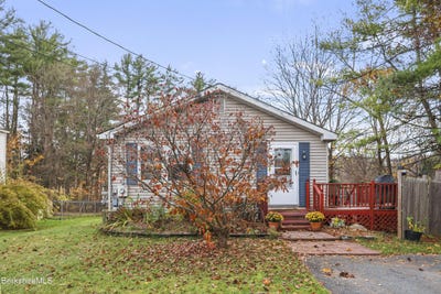 /international/us/34-fairview-ter-great-barrington-ma-110108108709/