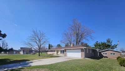 /international/us/3327-county-road-c-oconto-falls-wi-110106671291/