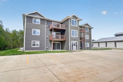 /international/us/4710-chadwick-road-cedar-falls-ia-110107958837/