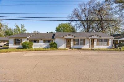 /international/us/206-w-5th-st-mulberry-ar-110097925466/?lang=en