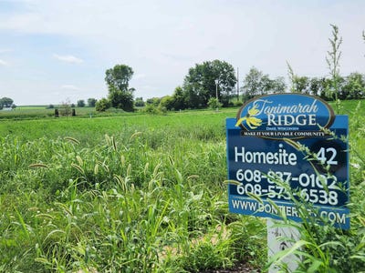 /international/us/854-capitol-drive-lot-42-dane-wi-110106378594/