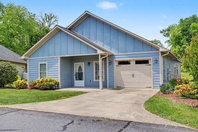 /international/us/47-riverwalk-circle-hayesville-nc-110107847996/