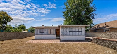 /international/us/10816-foothill-boulevard-sylmar-ca-110100418195/