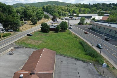 /international/us/main-street-chester-ny-110078966216/