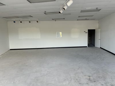 /international/us/1855-w-ehringhaus-street-elizabeth-cty-nc-110103288445/