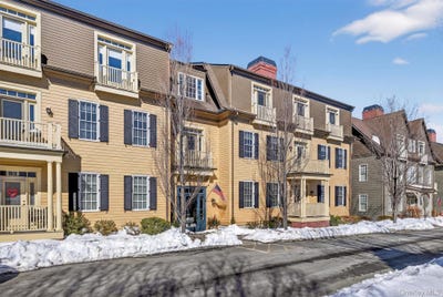 /international/us/17-cropsey-street-warwick-ny-110105834847/