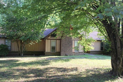 /international/us/119-valley-dr-helena-ar-110102145363/