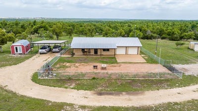 /international/us/2050-adj-lane-fredericksburg-tx-110099375691/