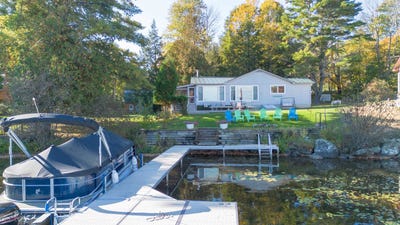 /international/us/484-west-lake-road-wells-vt-110120421237/