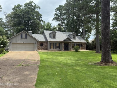 /international/us/504-fawn-cove-canton-ms-110100354393/