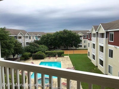 /international/us/515-southwest-parkway-college-station-tx-110108066808/