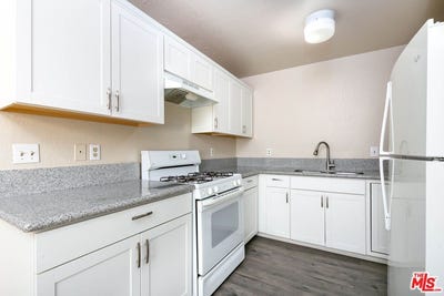 /international/us/550-e-avenue-h14-lancaster-ca-110108709955/