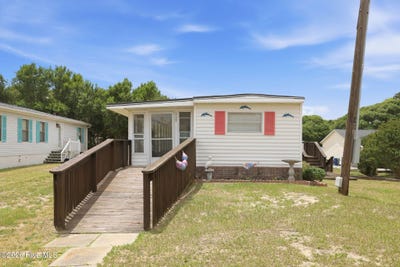 /international/us/117-w-seaview-drive-emerald-isle-nc-110109009103/