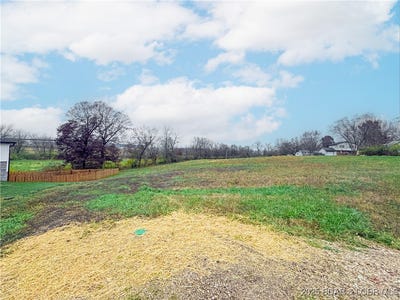 /international/us/w-bourbon-street-lot-9-eldon-mo-110103740275/