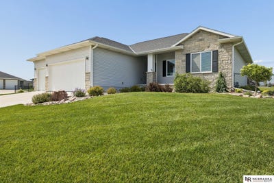 /international/us/1426-e-9th-street-hickman-ne-110120891202/
