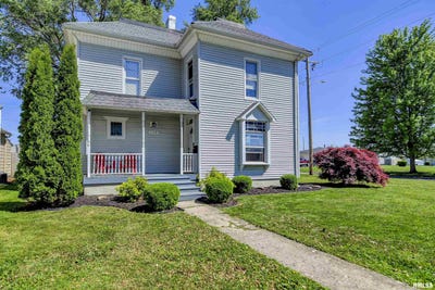 /international/us/120-s-walnut-street-assumption-il-110107668535/