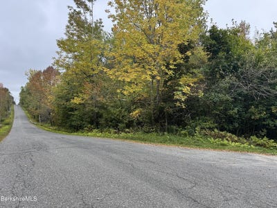 /international/us/north-st-windsor-ma-110102528058/