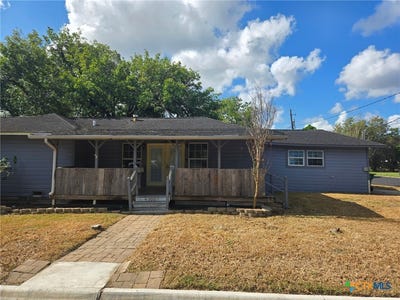 /international/us/2001-e-forrest-street-victoria-tx-110120463610/
