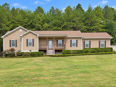 /international/us/155-benton-station-road-benton-tn-110110239855/