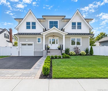 /international/us/746-blackstone-avenue-east-meadow-ny-110120065941/