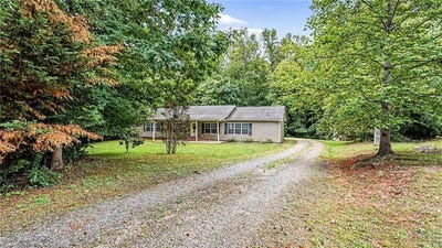 /international/us/226-greystone-drive-king-nc-110108171144/