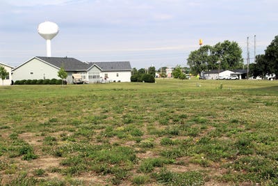 /international/us/23-somerset-drive-lot-15-16-clinton-il-110108579220/