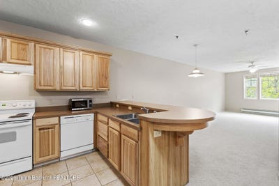 /international/us/1325-s-highway-89-jackson-wy-110108574059/