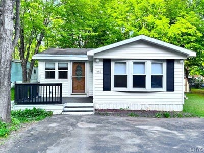 /international/us/252-blossom-lane-utica-ny-110108630713/