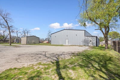 /international/us/302-n-elm-avenue-hubbard-tx-110106555222/