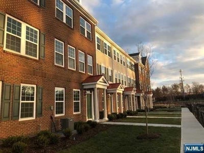 /international/us/32-litchfield-lane-fair-lawn-nj-110104579106/