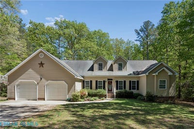 /international/us/10107-woods-creek-lane-gloucester-va-110107935613/