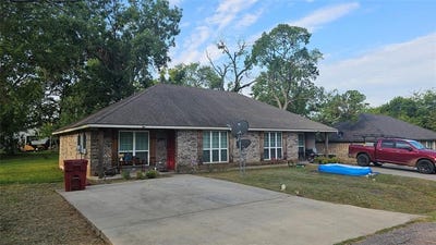 /international/us/704-seven-oaks-road-bonham-tx-110101481973/