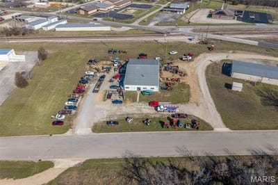 /international/us/2-industrial-road-richland-mo-110106621644/
