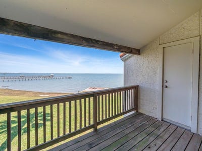 /international/us/620-s-fulton-beach-road-rockport-tx-110109827479/