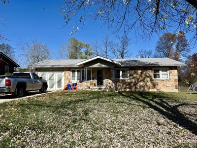 /international/us/190-north-street-houston-mo-110103432344/