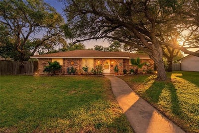 /international/us/1638-w-palm-drive-aransas-pass-tx-110108349201/